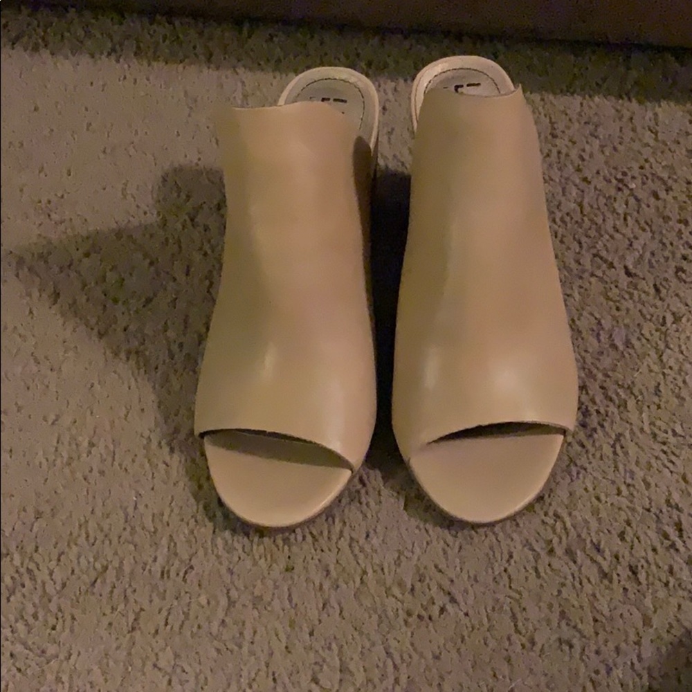 Lucca Lane Sandals